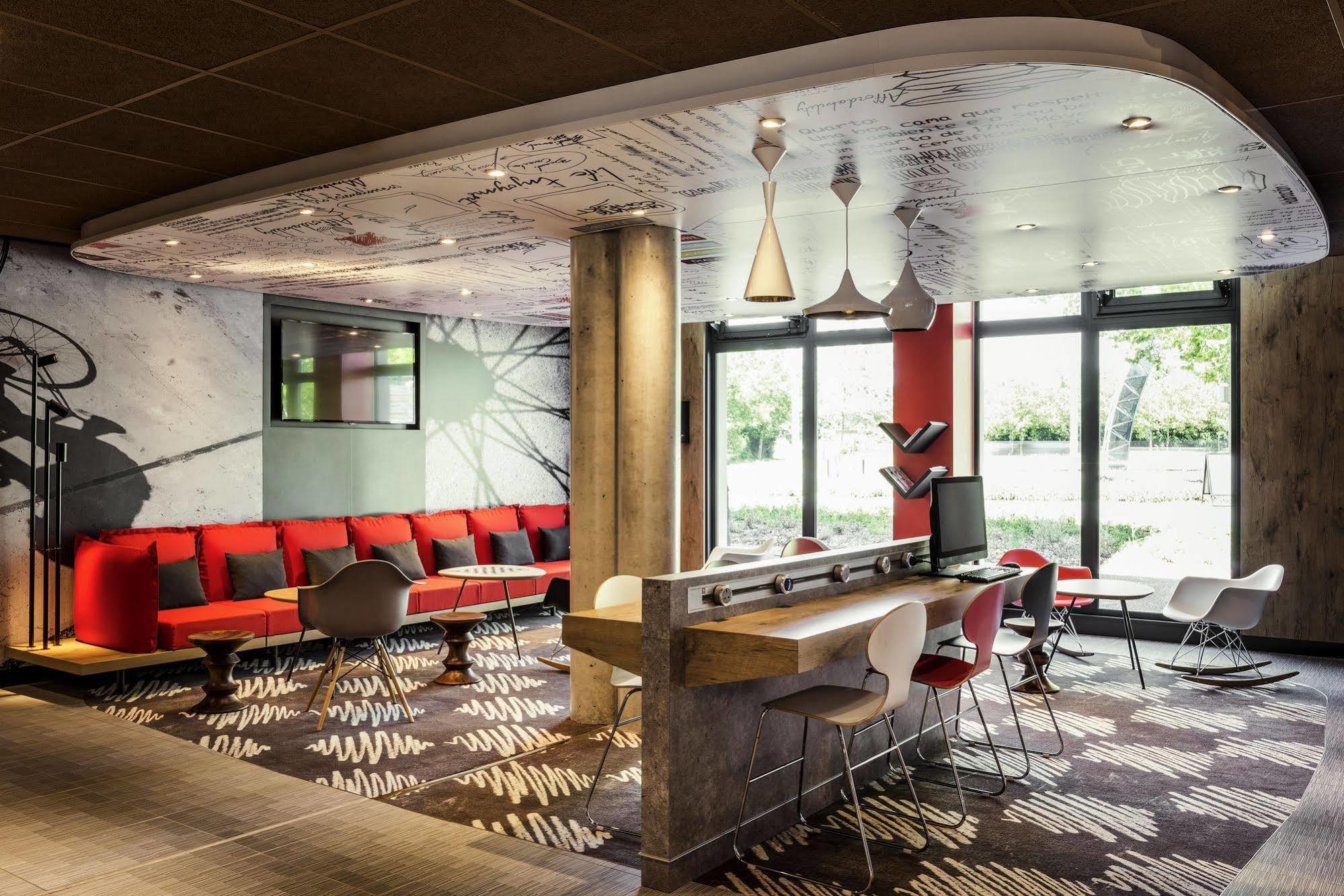 Hotel Ibis Saint Quentin En Yvelines - Velodrome Montigny-le-Bretonneux Exteriér fotografie